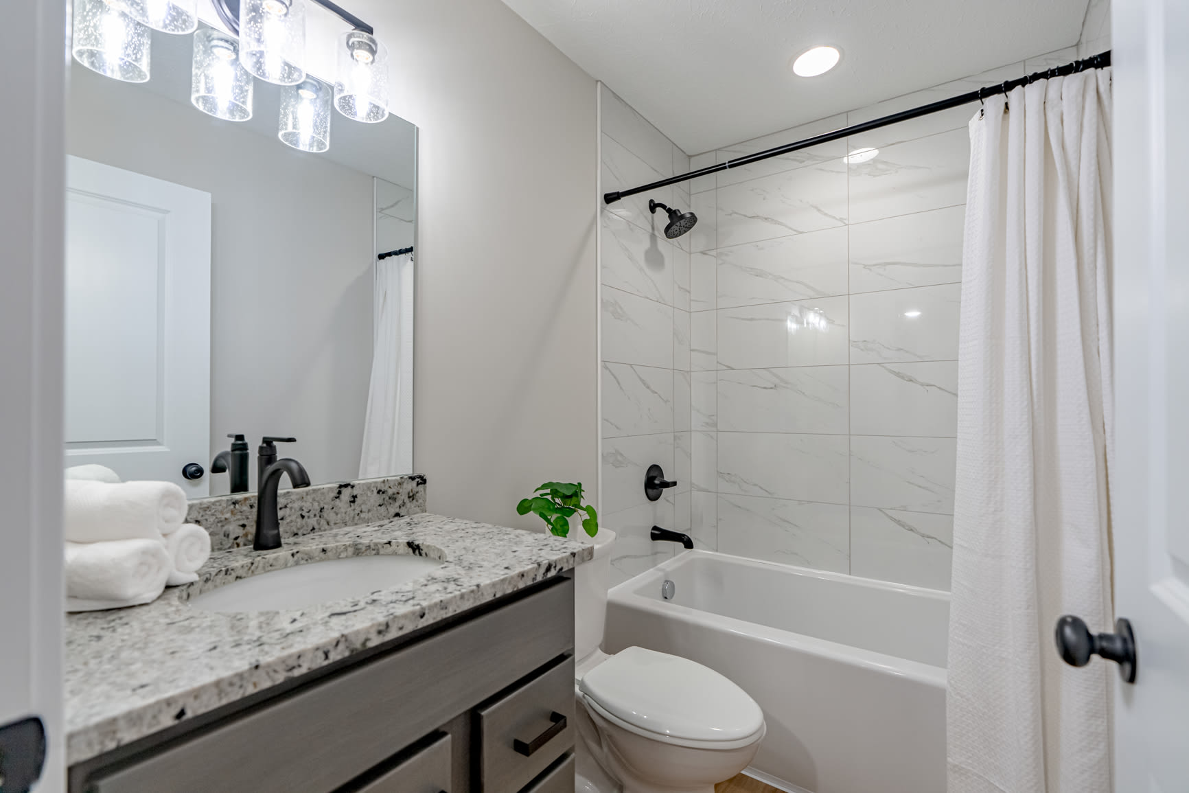422 Lexington Avenue – photo 4