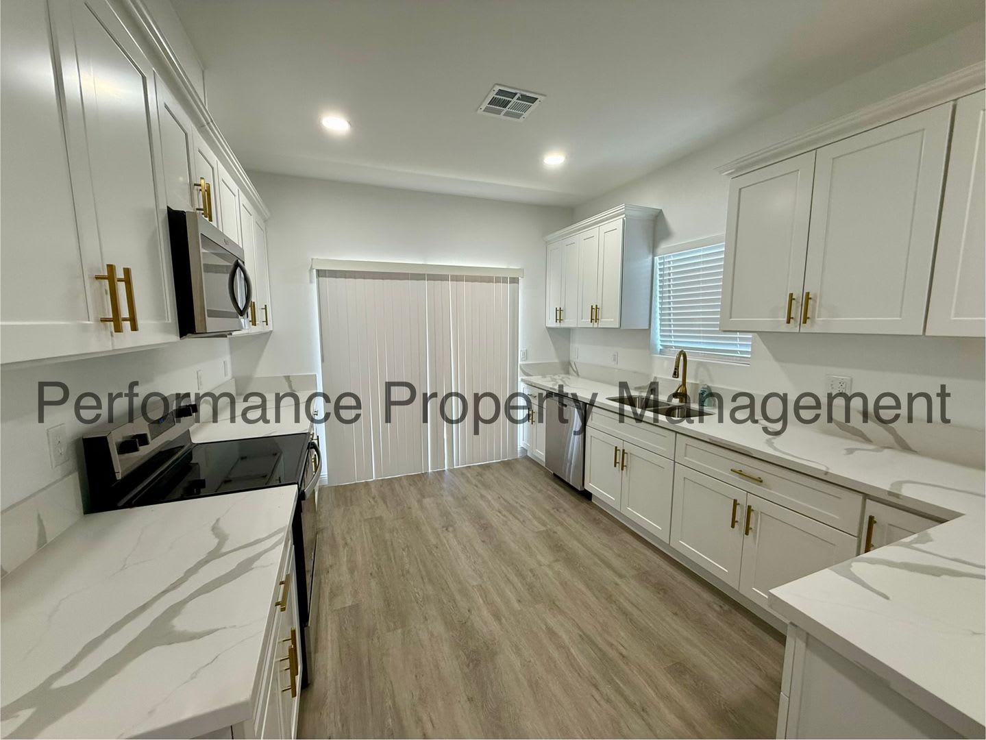 Modern 4 Bed/2 Bath E Bakersfield Home w/ RBP & Security Deposit Alternative Option – photo 5
