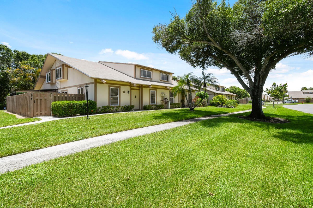 324 MAPLECREST Circle – photo 4