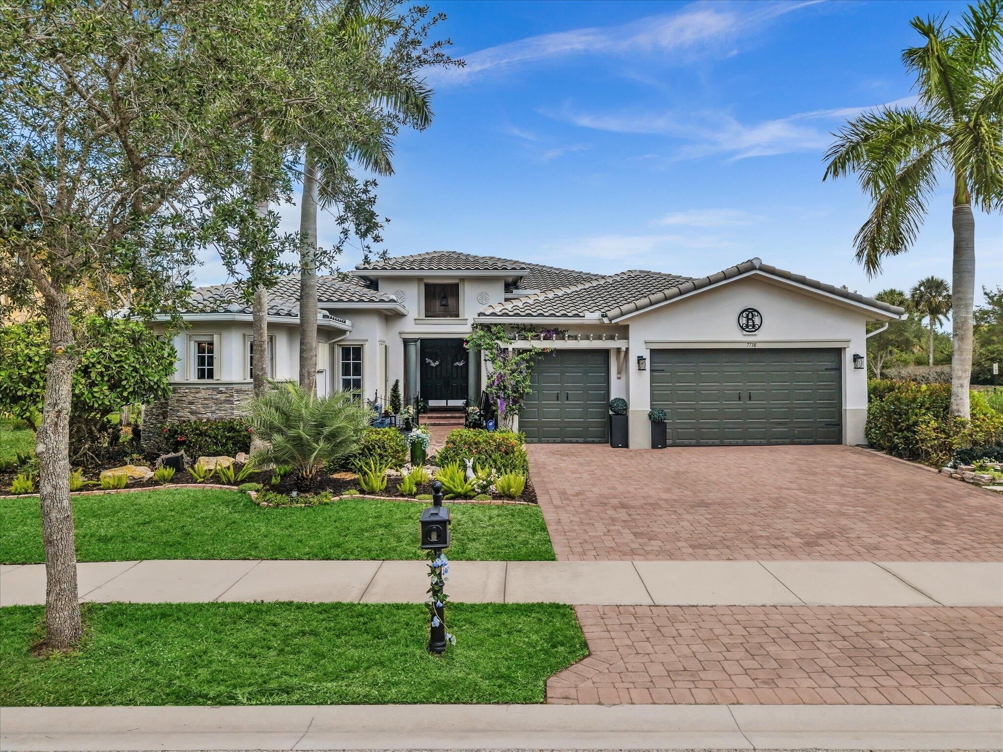 7738 Nw 112Th Way – photo 1