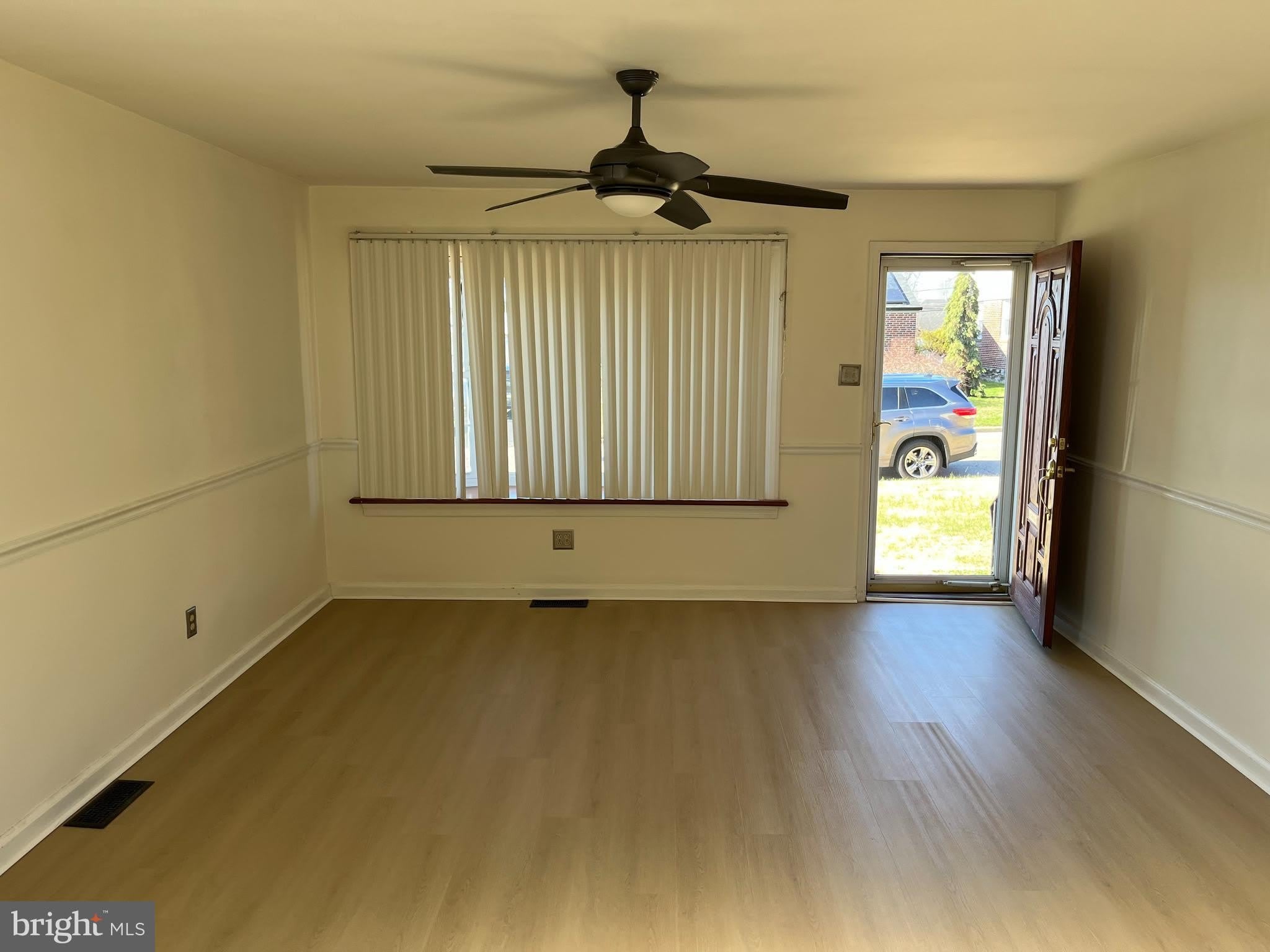 509 LARKSPUR Street – photo 4