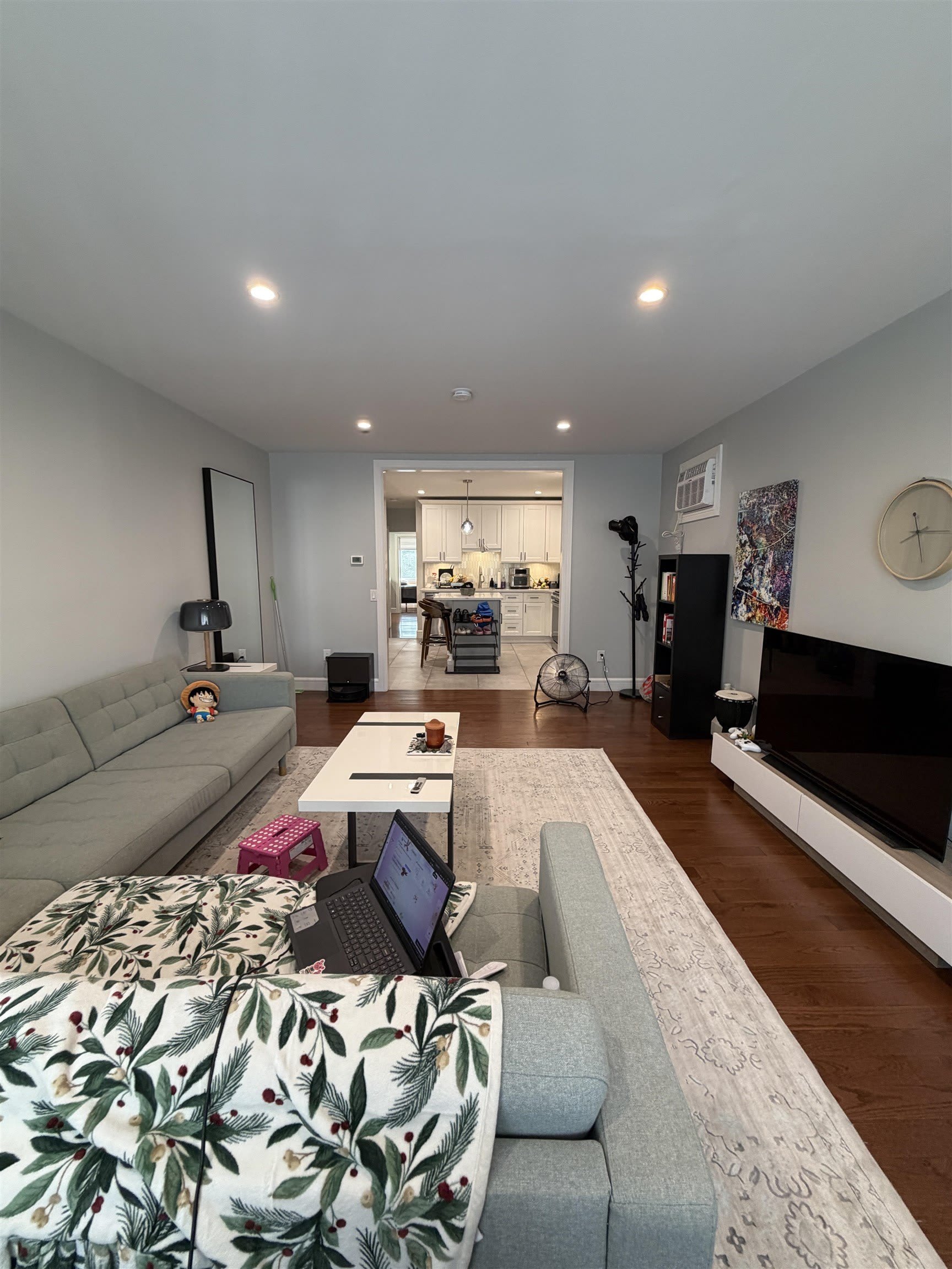 195 HUTTON ST – photo 2