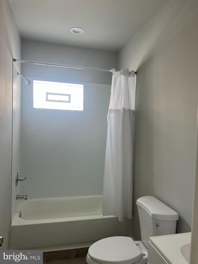 625 Dekalb St 3 – photo 4