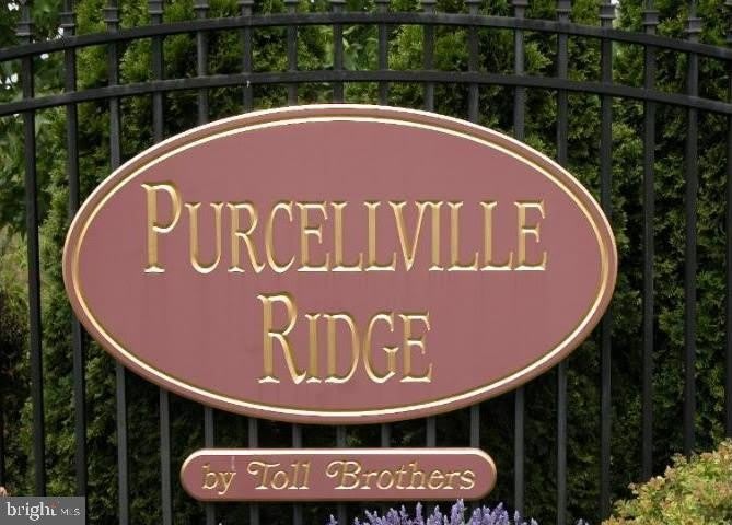 138 IVY HILLS Terrace – photo 2