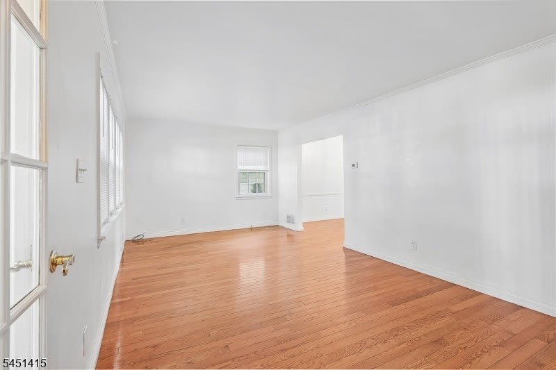 32 Locust Ave – photo 4