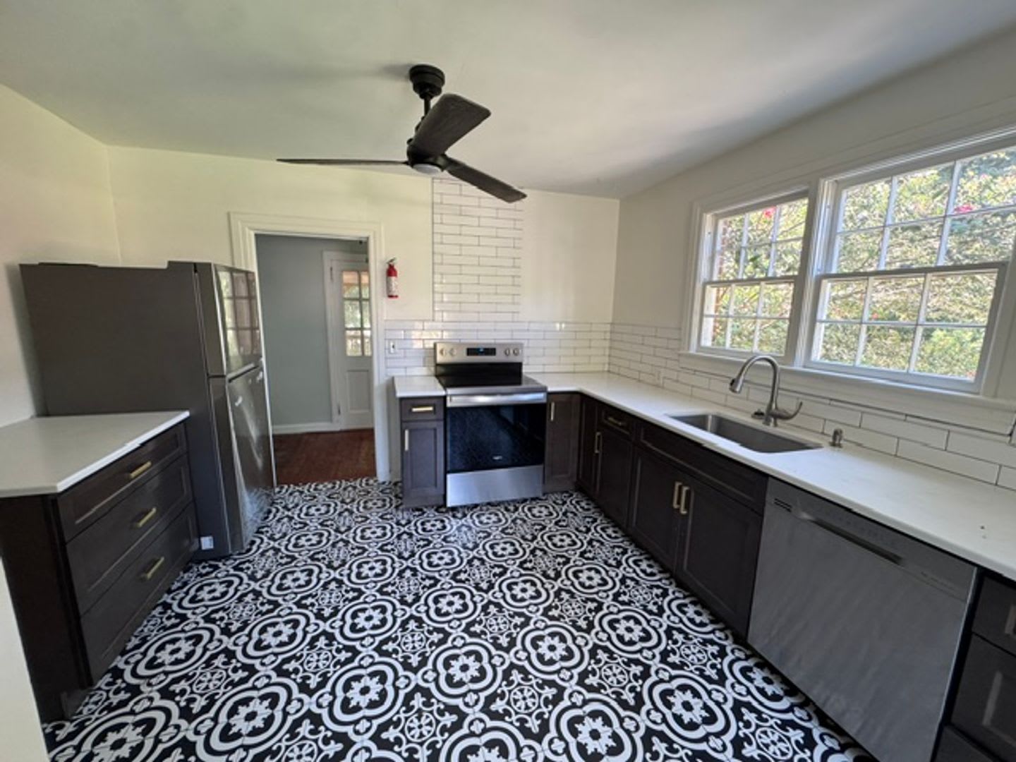 412 College Ave – photo 5