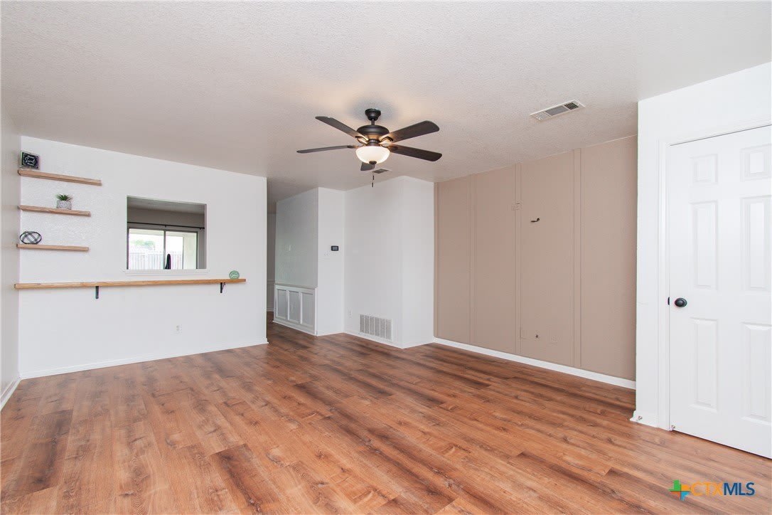 1213 Fox Creek Drive – photo 2