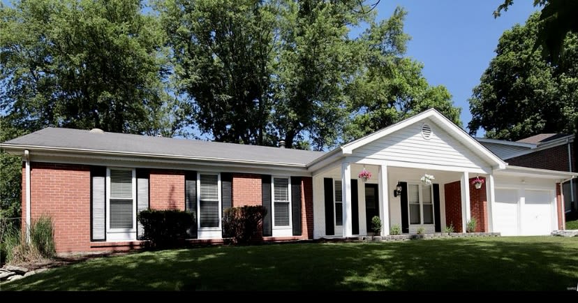 1411 Old Farm Dr – photo 1