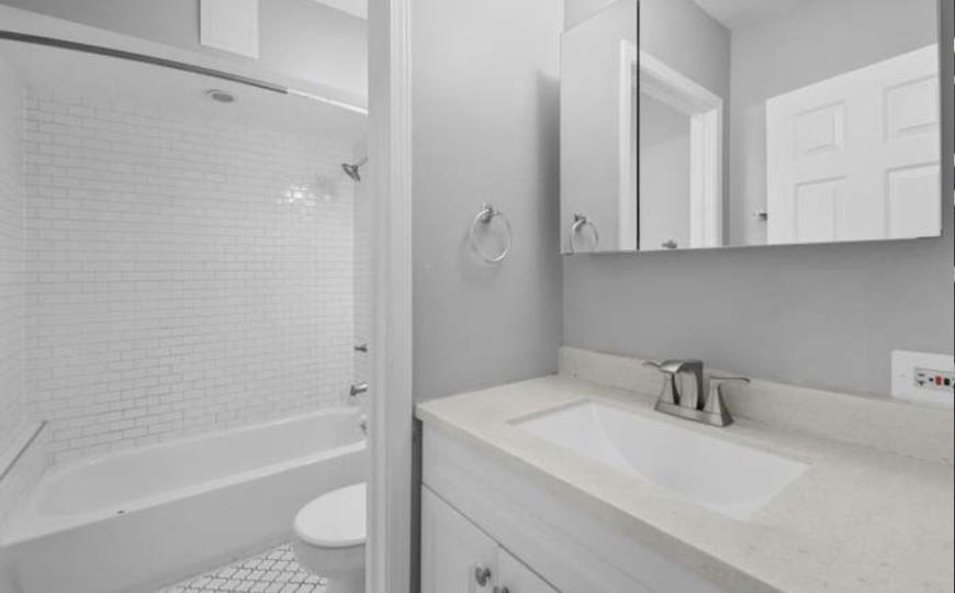 4520 South Saint Lawrence Ave – photo 3