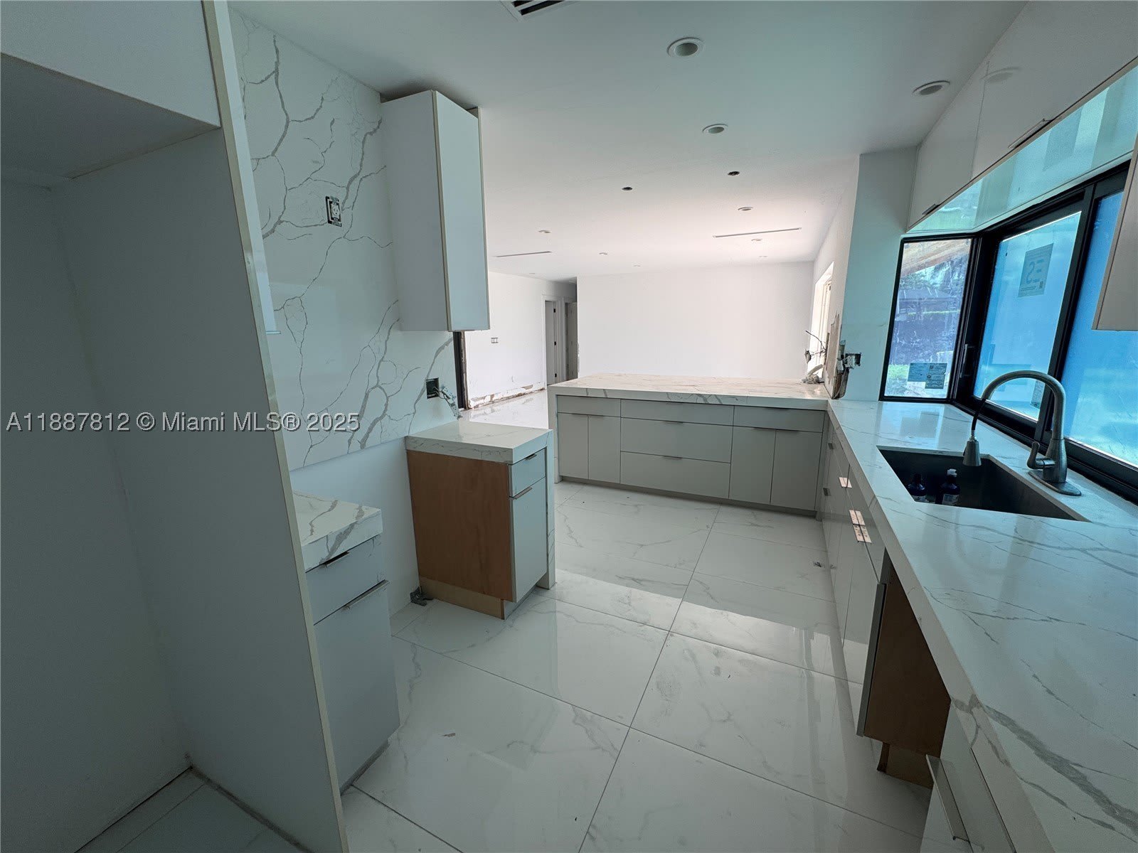 444 NW 21st St – photo 4