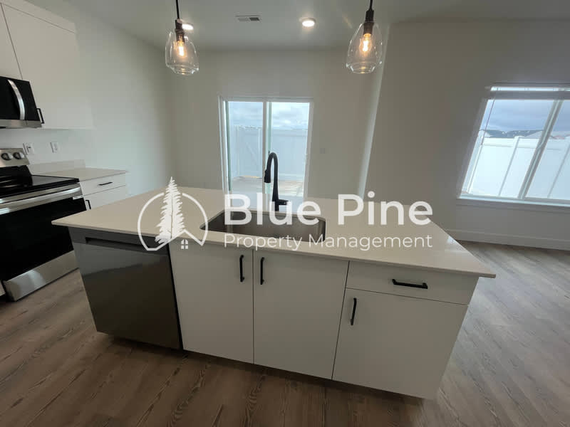 1195 Jaylee Drive – photo 5
