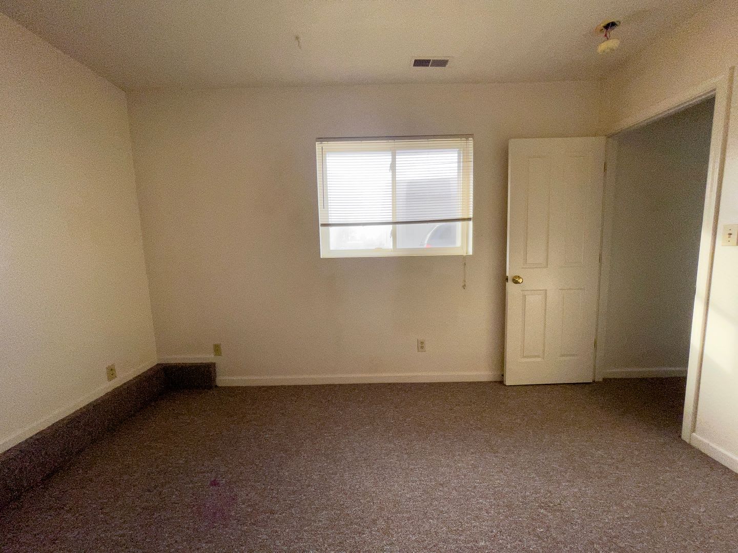 Coming Soon: 9011 W Jackson St! 3 Bedroom 1 Bath! Pet Friendly! Yorktown School District – photo 5