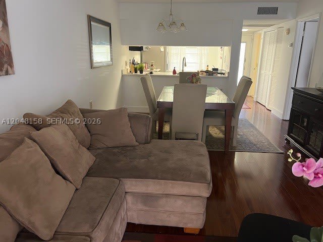 1207 Bahama Bnd – photo 4