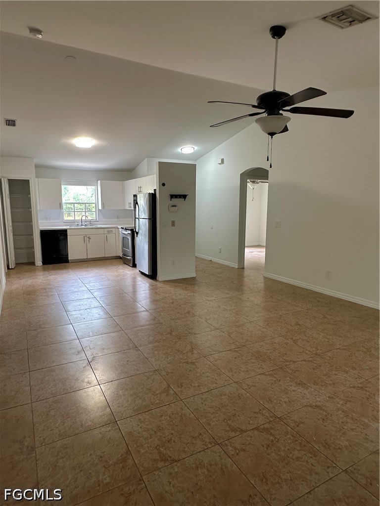 4025 10th Avenue NE – photo 4