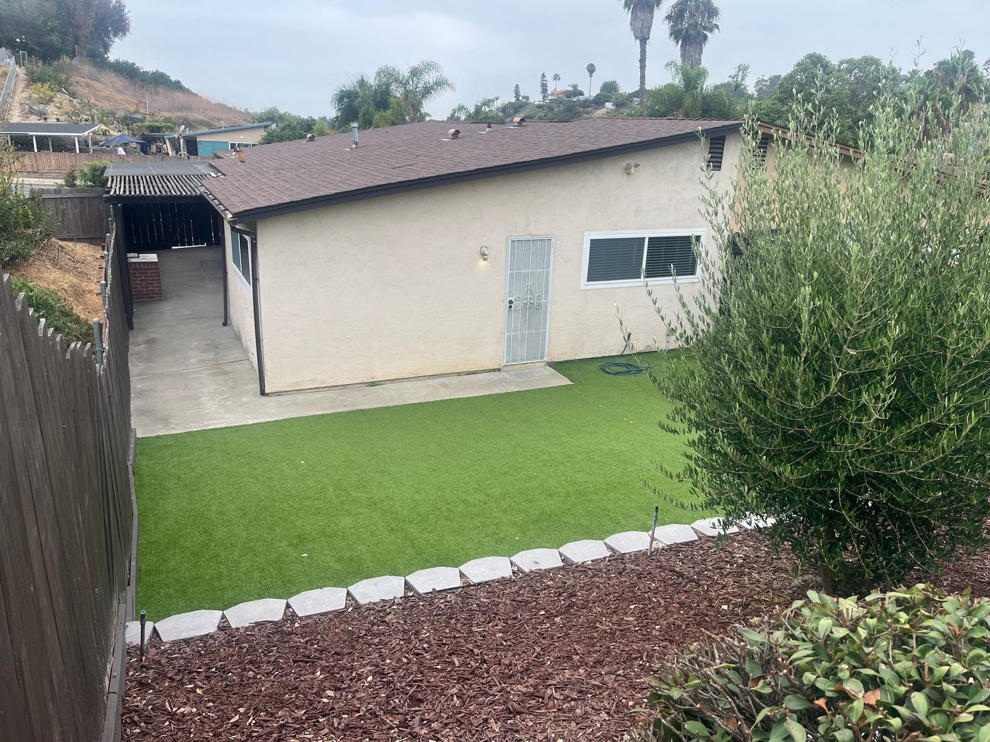 3bd/2ba Single Story Duplex with New Luxury Vinyl Plank! – photo 4