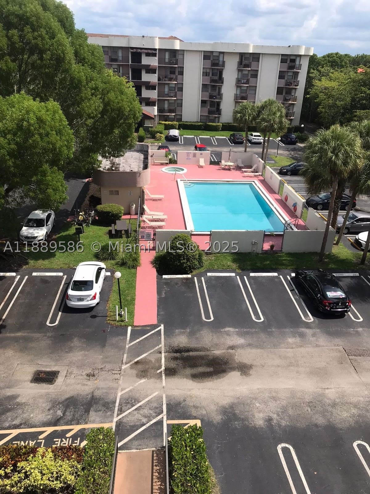 2701 Riverside Dr – photo 4