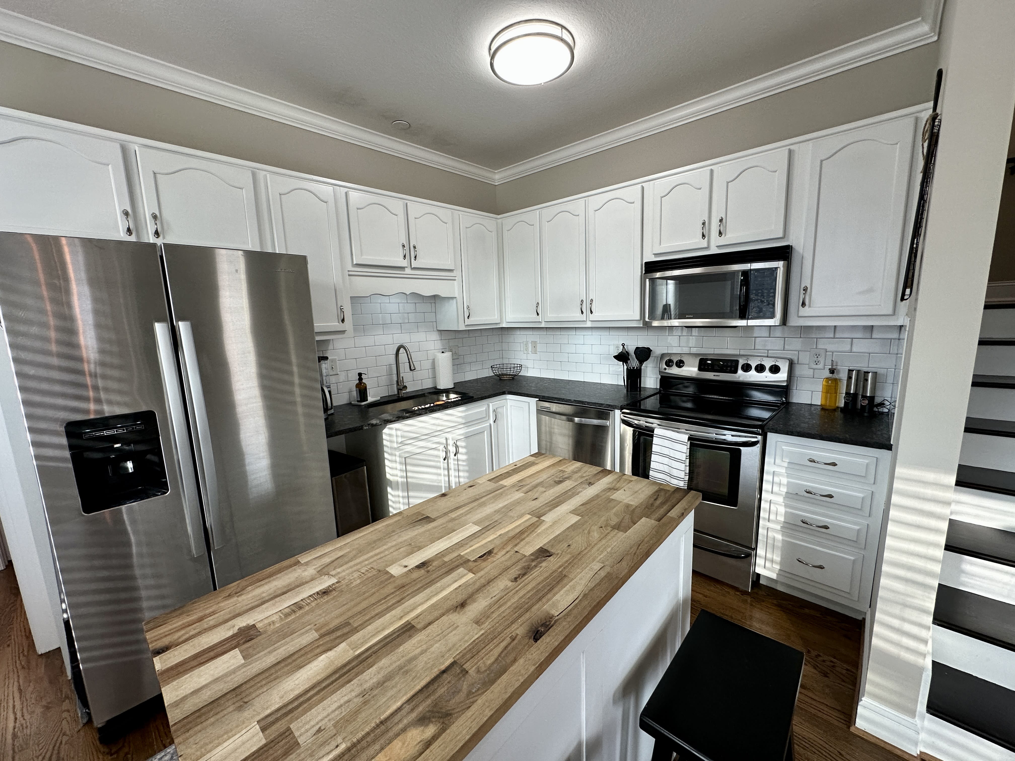 1001 E 11th St – photo 2