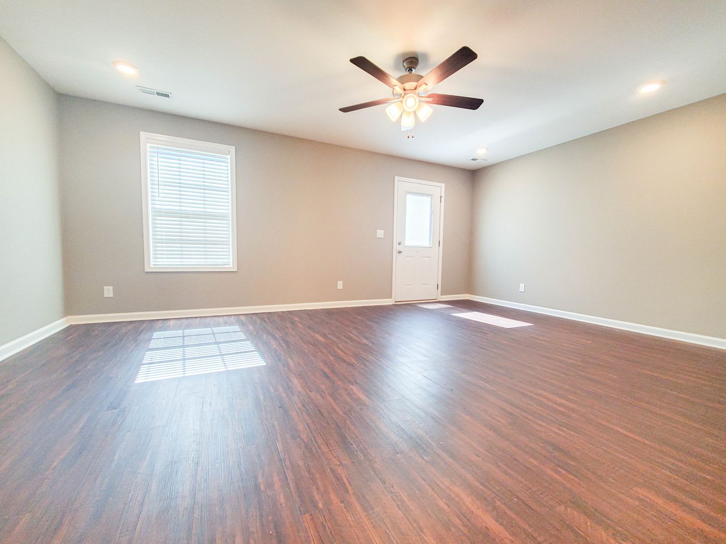 Two Bedroom with Garage on Exit 11! – photo 3