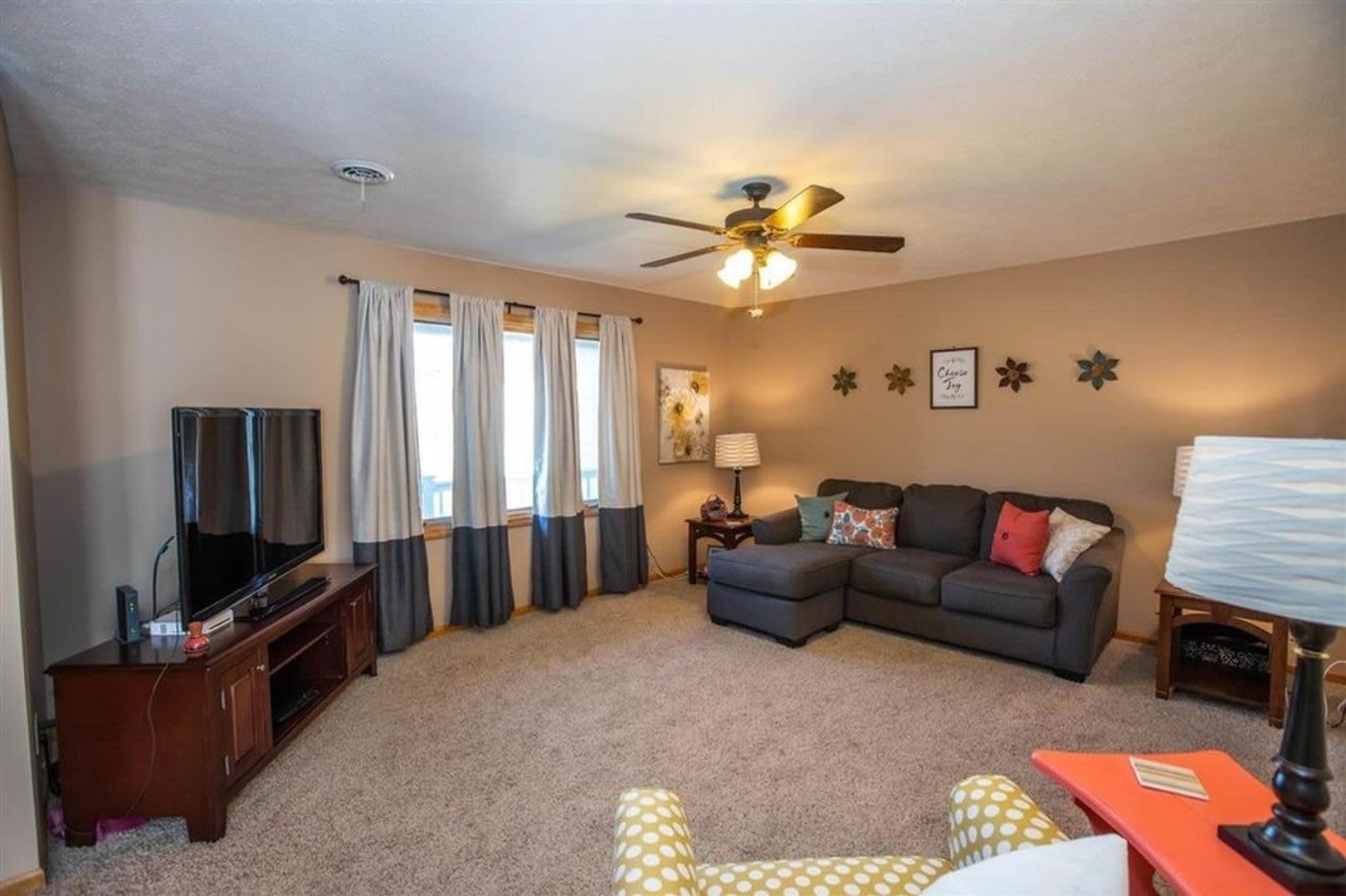 MINUTES FROM OGDEN GATE! LARGE BACKYARD! – photo 3