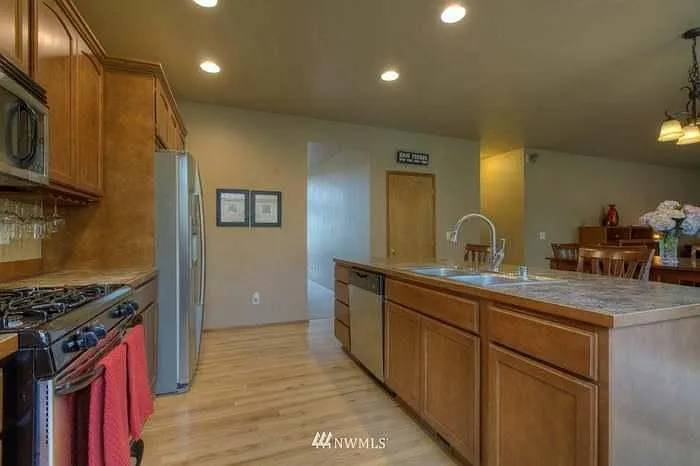 2508 Blaine Avenue Northeast – photo 5
