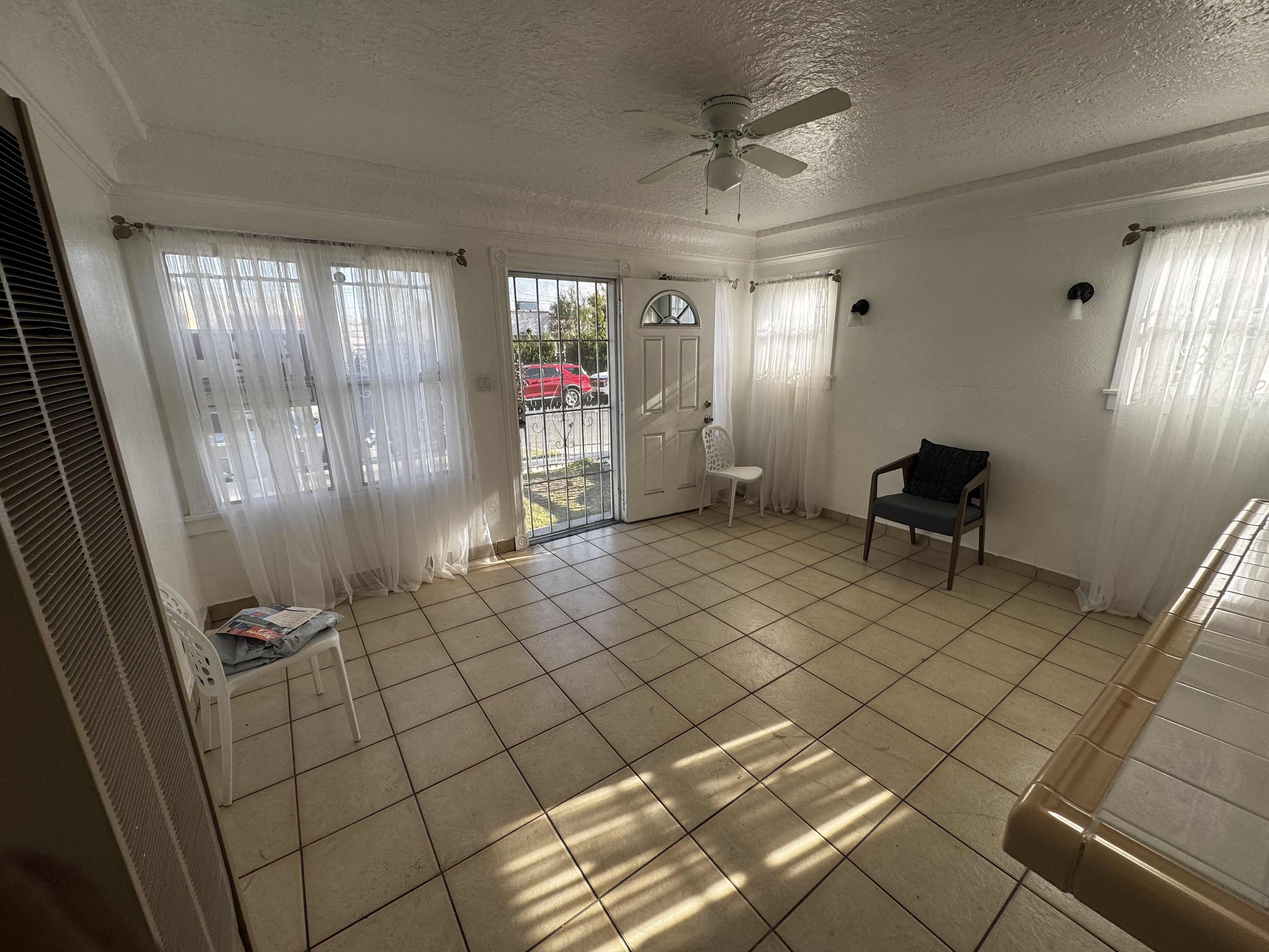 1307 West 56th Street – photo 4