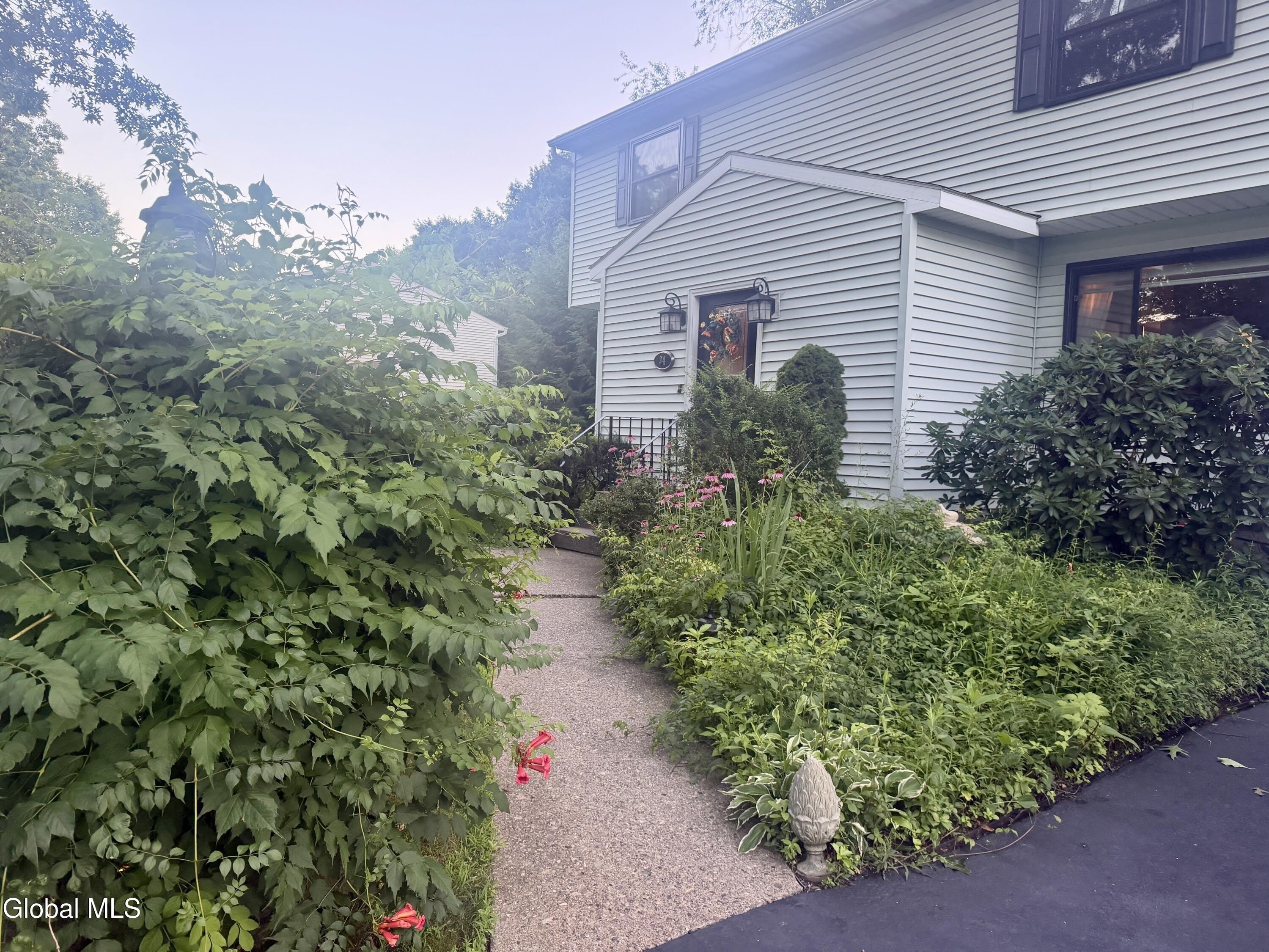 34 Henderson Road – photo 2