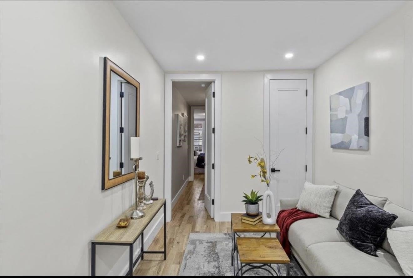 121 41St St – photo 2