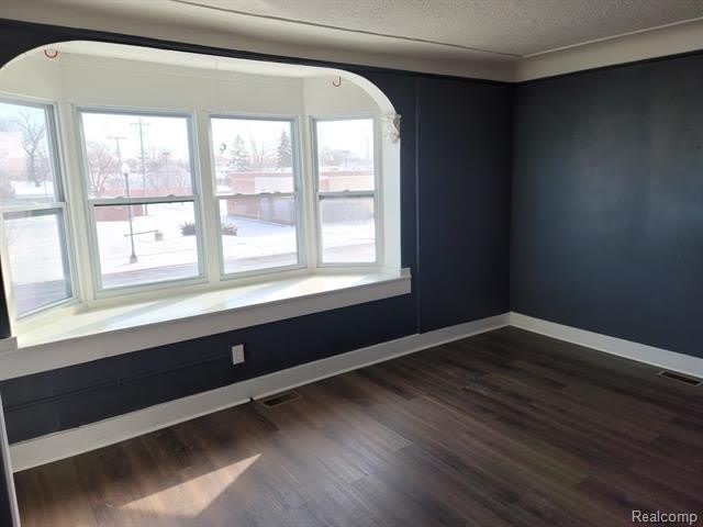 22641 VAN DYKE Avenue – photo 3