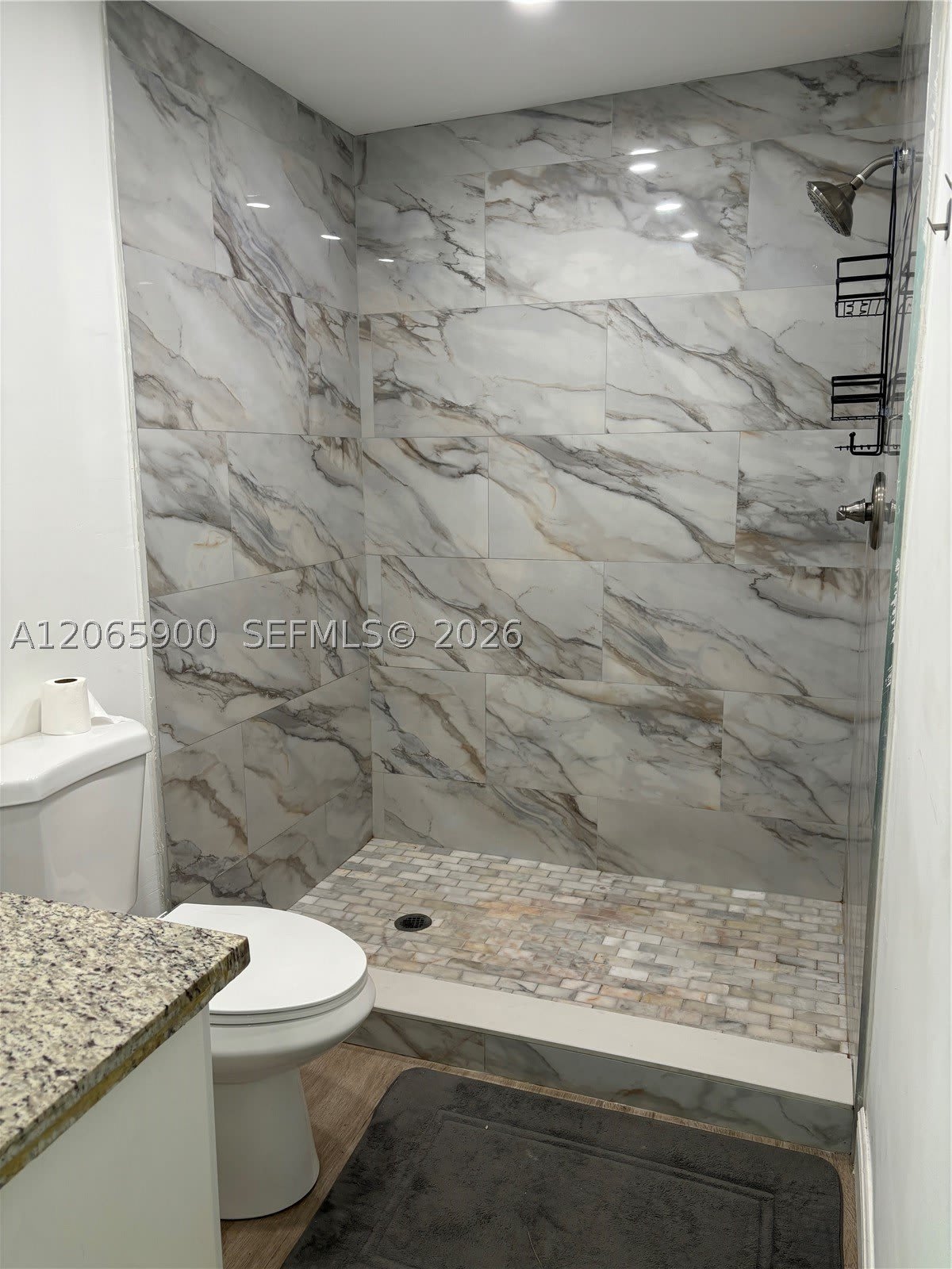 15050 Pierce St – photo 2