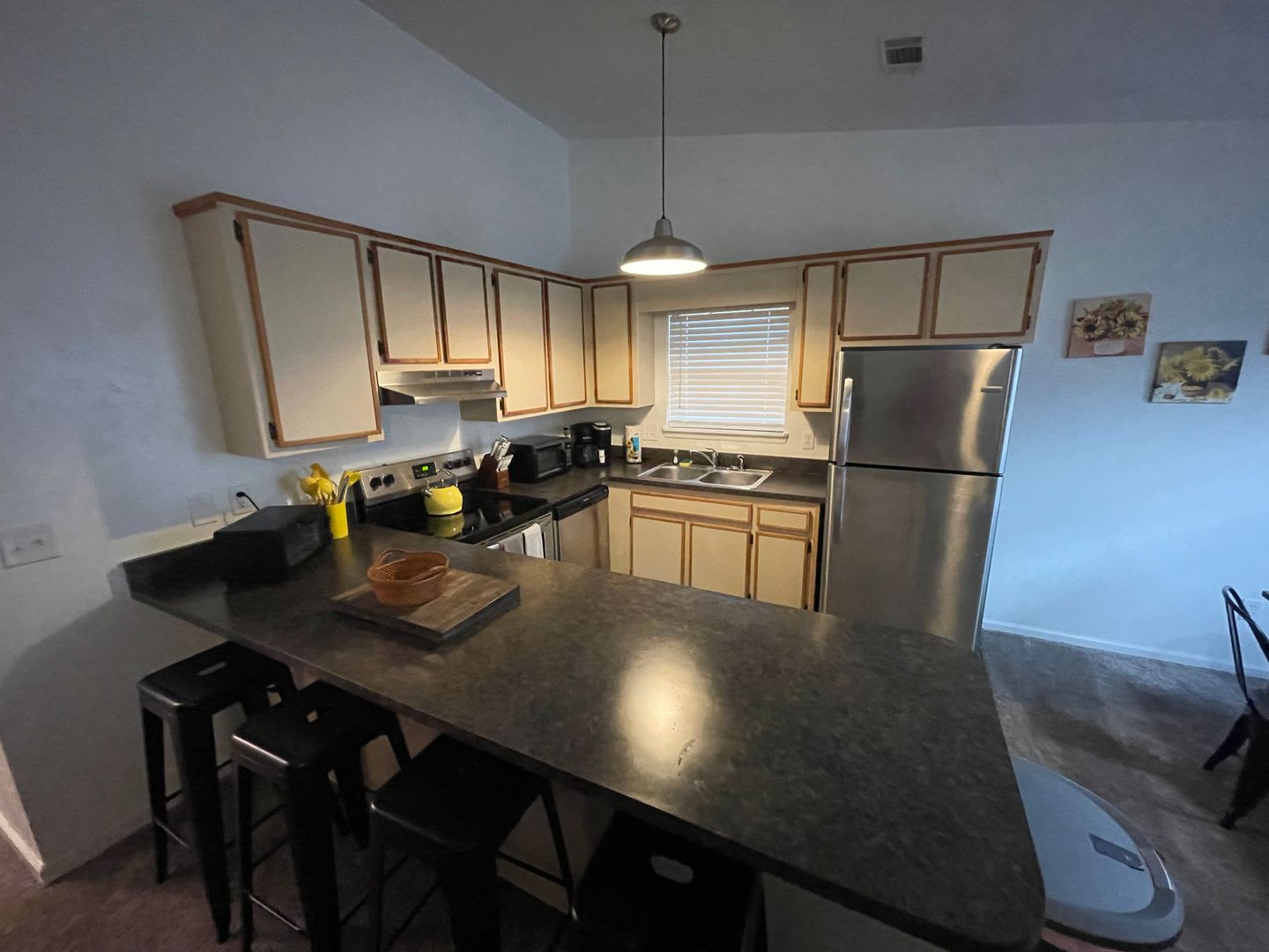 MOVE IN SPECIAL!! Super Cute 2 bedroom townhome! – photo 4
