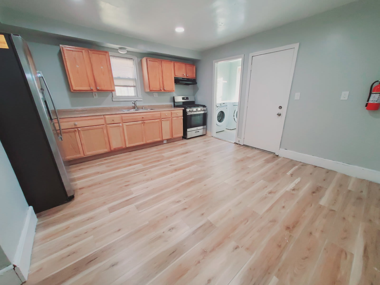 93 Sanford Avenue – photo 2