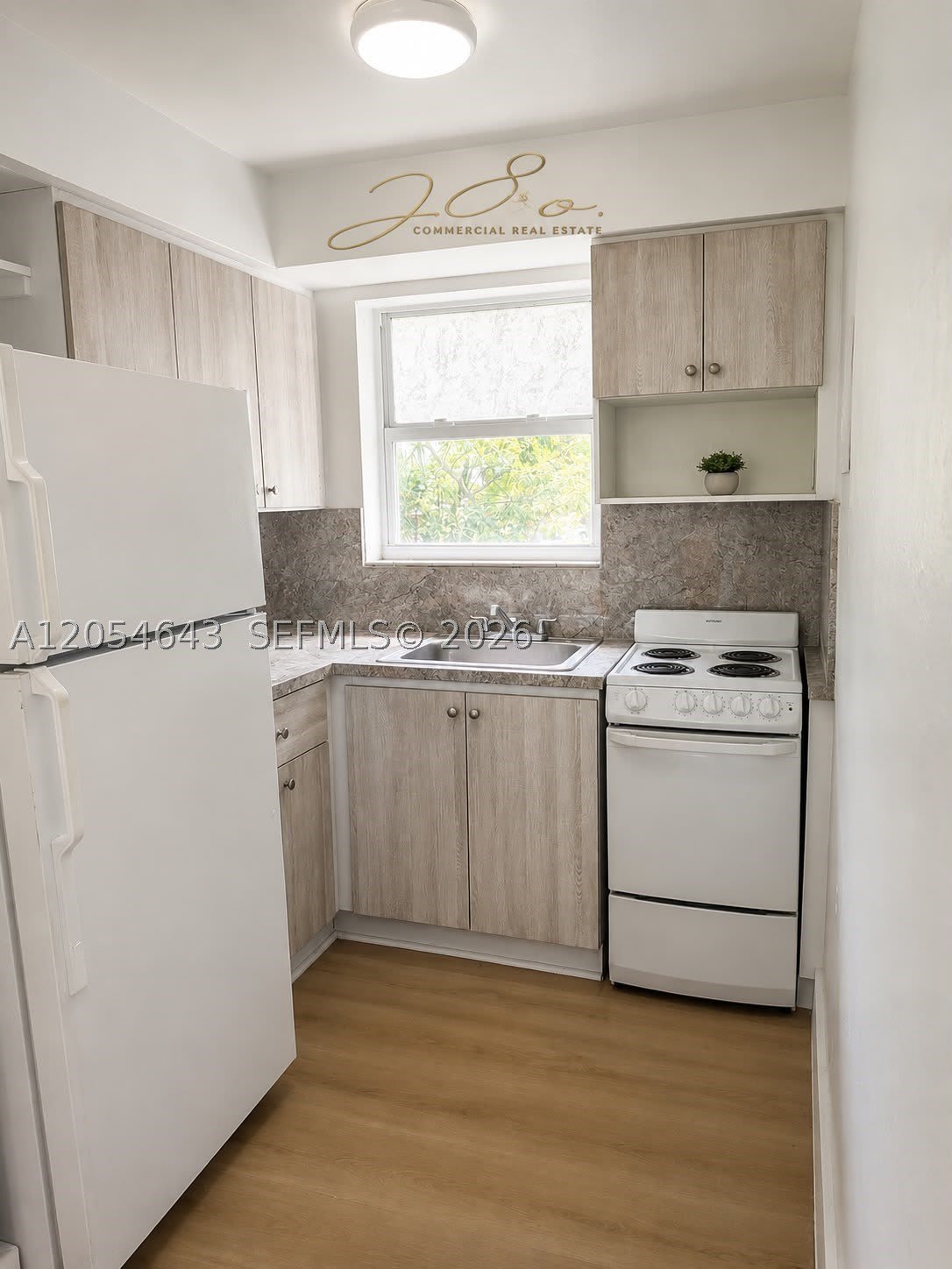 1465 W 28Th St – photo 1