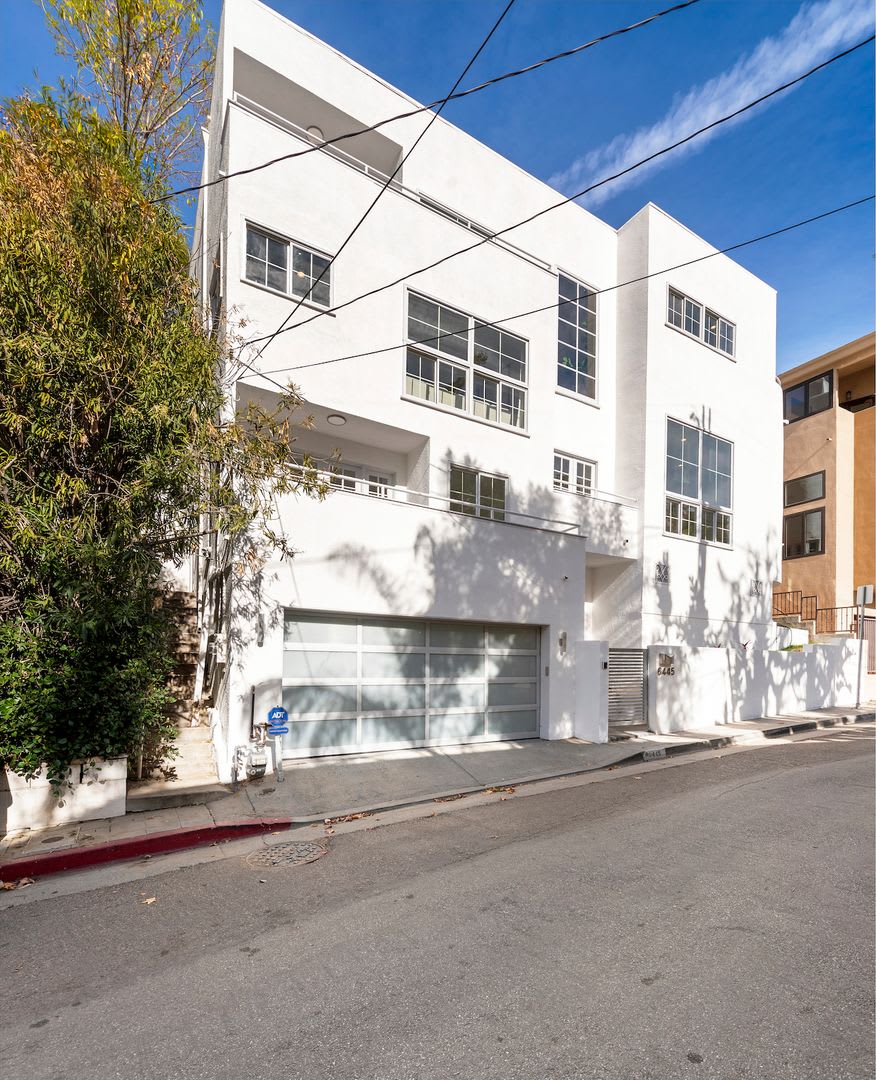Beautifully Renovated Hollywood Hills House – photo 2