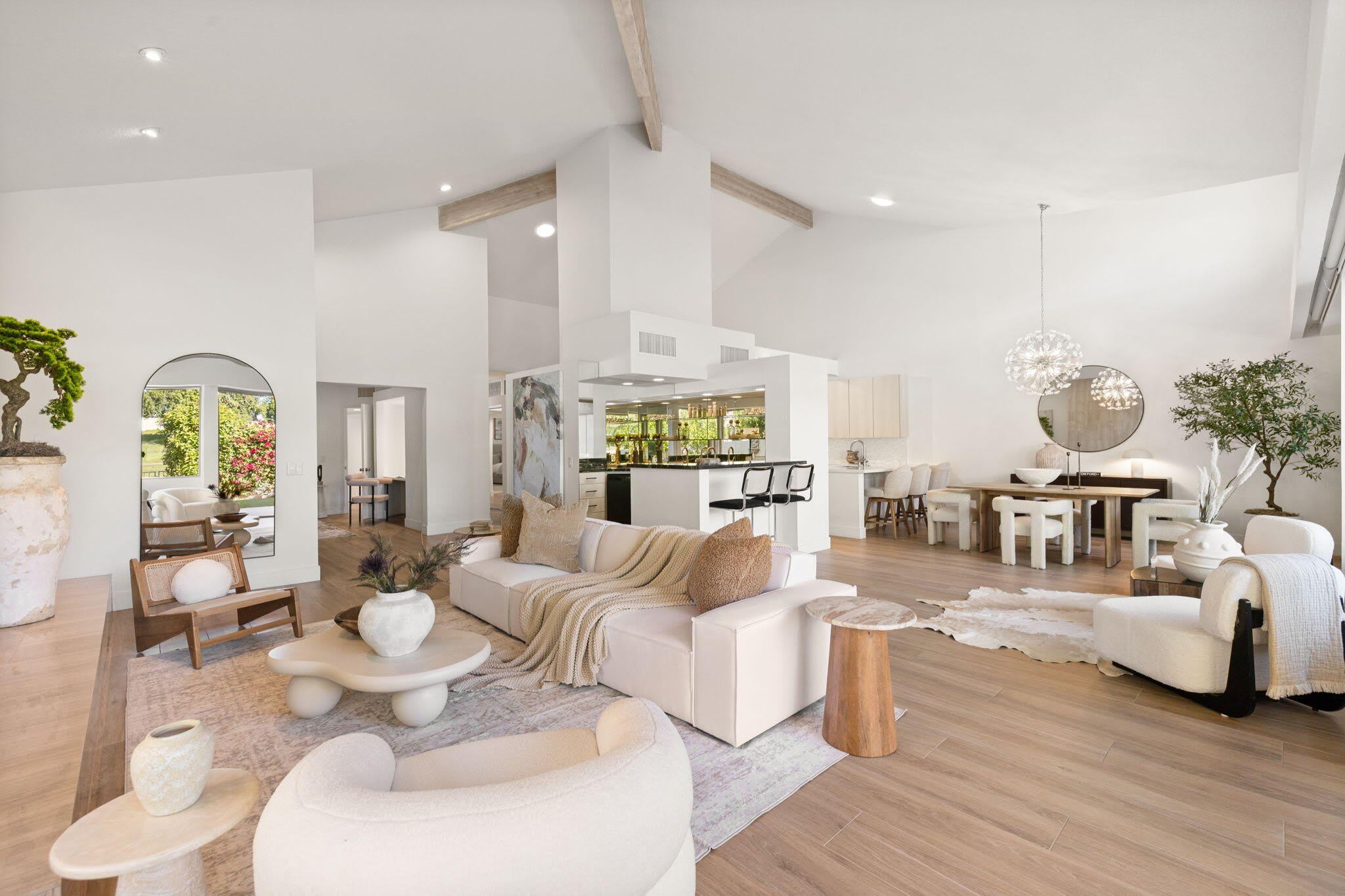 47 N Kavenish Drive – photo 2