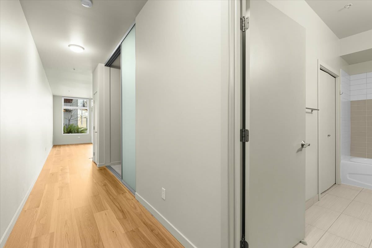 2960 Eastlake Avenue East – photo 4