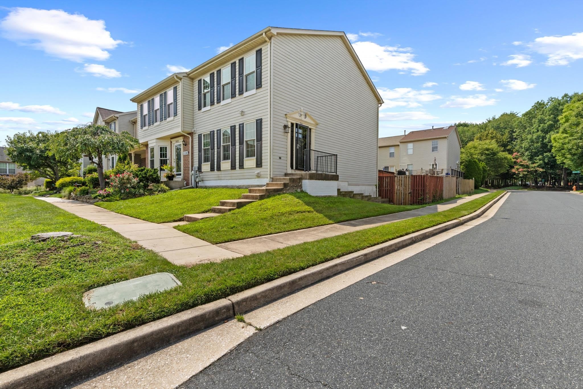 5411 CASTLESTONE Drive – photo 3