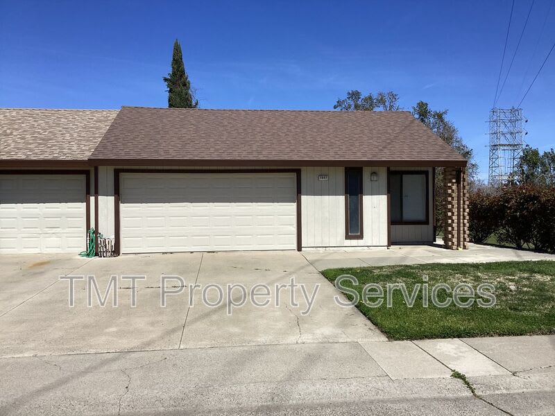 7847 Orchard Woods Cir – photo 2