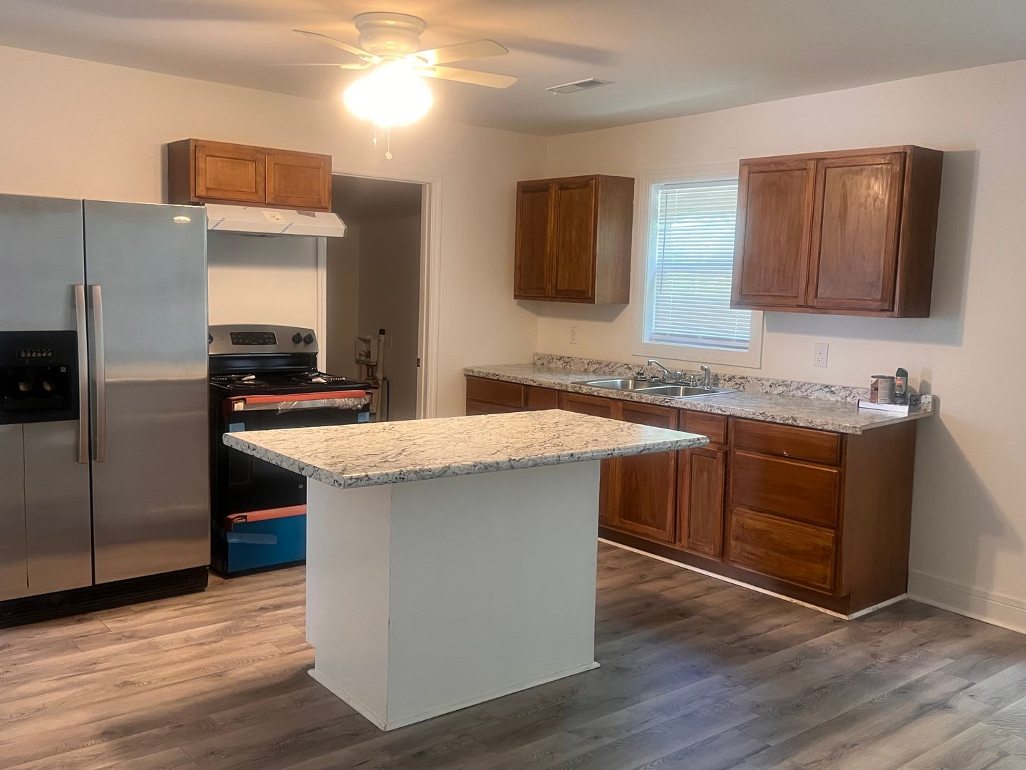 Three Bedroom Two Bathroom House – photo 4
