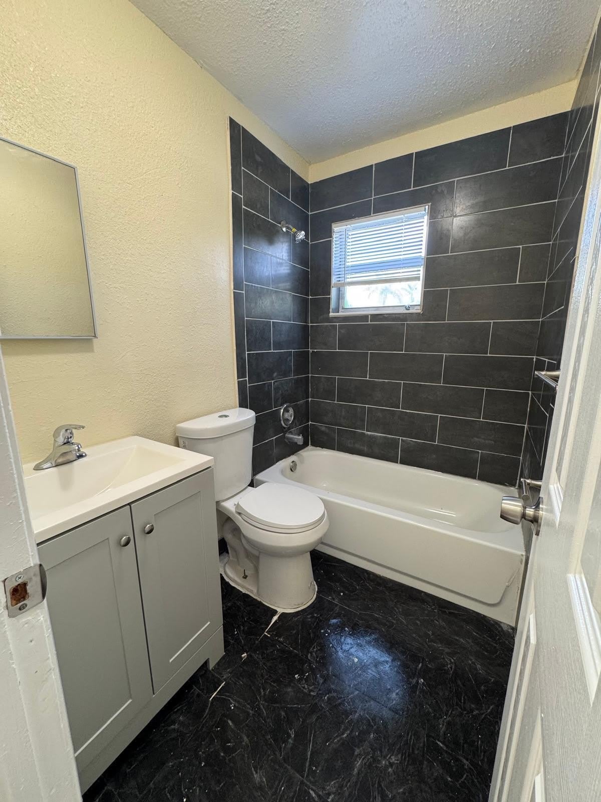 200 NW 14TH Street – photo 3