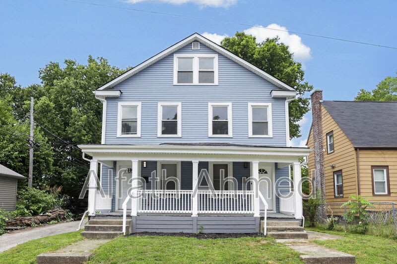 1768 Kent St – photo 3