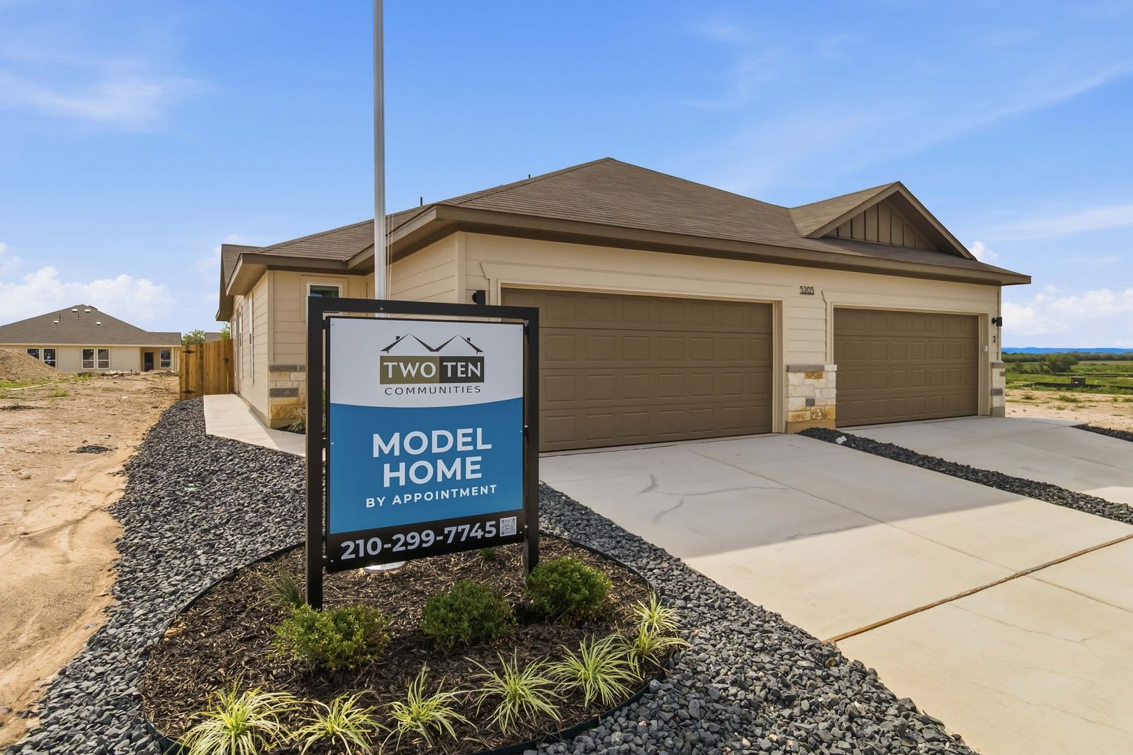 6 Weeks Free Move In Special Brand New 3 Bed 2 Bath Townhome Modern Kitchen Private Yard – photo 2