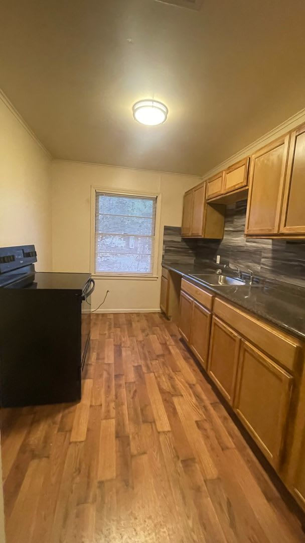 3 Bd 1 Ba Bungalow w/ hardwood – photo 3