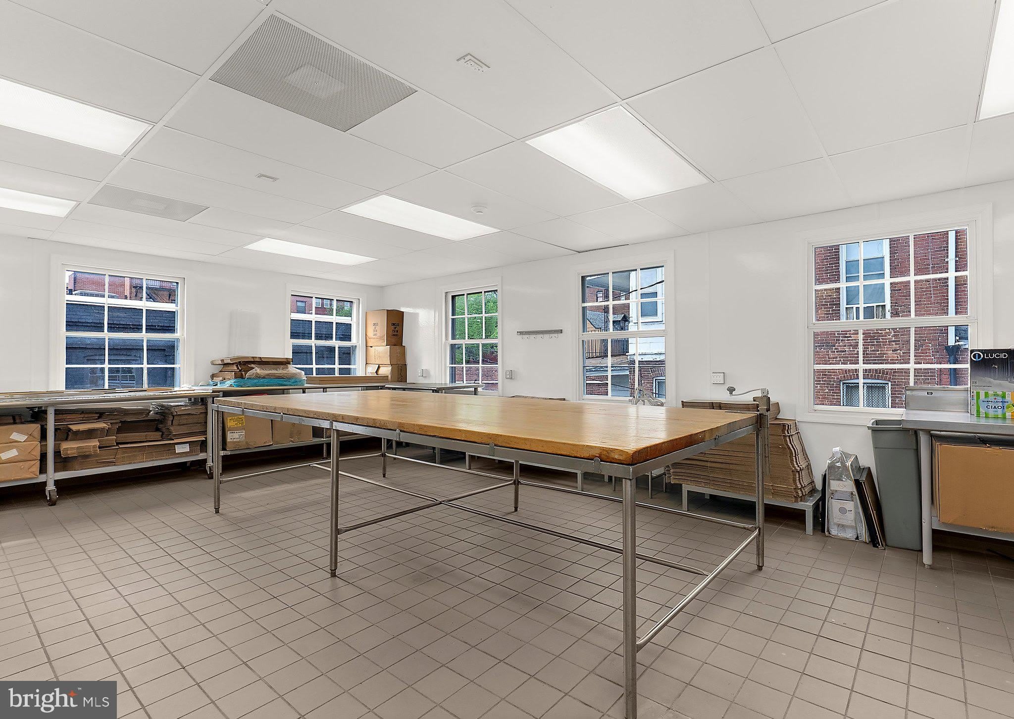 2220 N CHARLES Street – photo 5