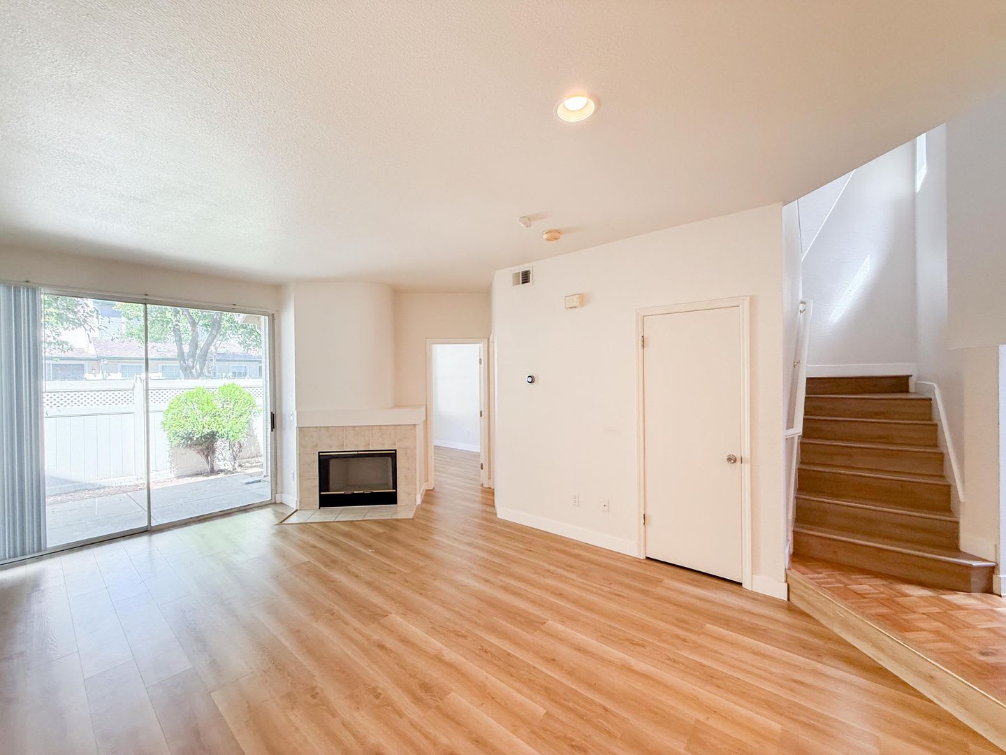 Richmond Marina Bay 3 Bed 3 Bath Townhome in Gated Bay Front Community – photo 2