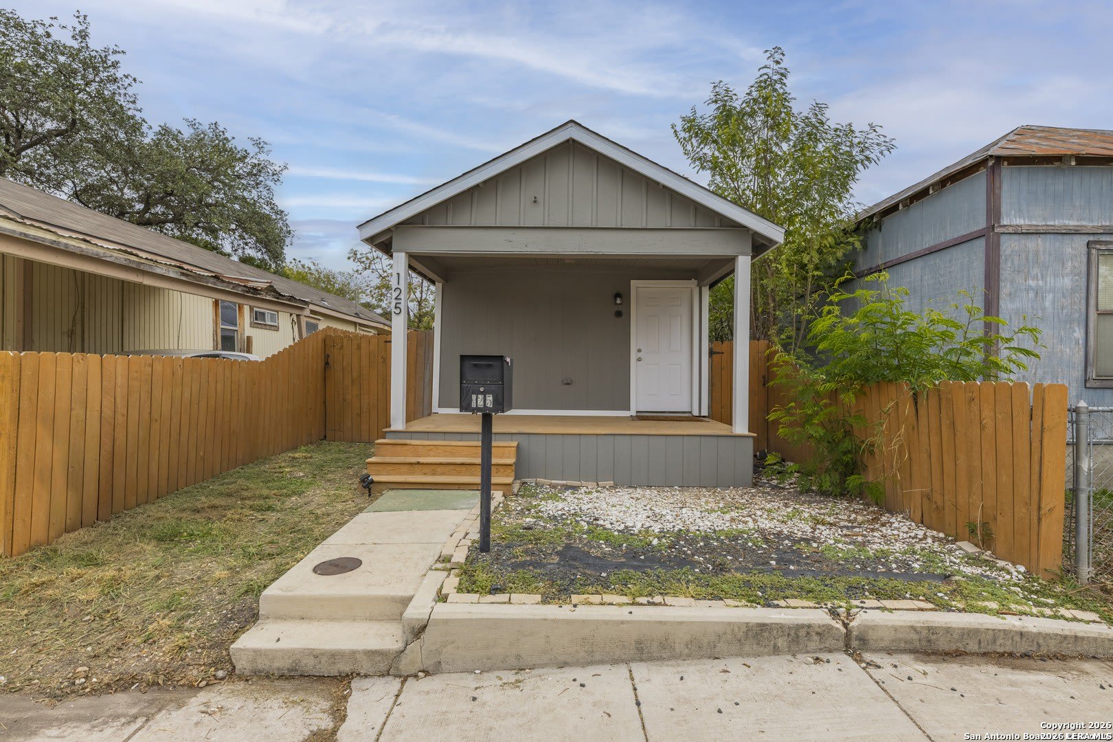 125 Forrest Ave – photo 2