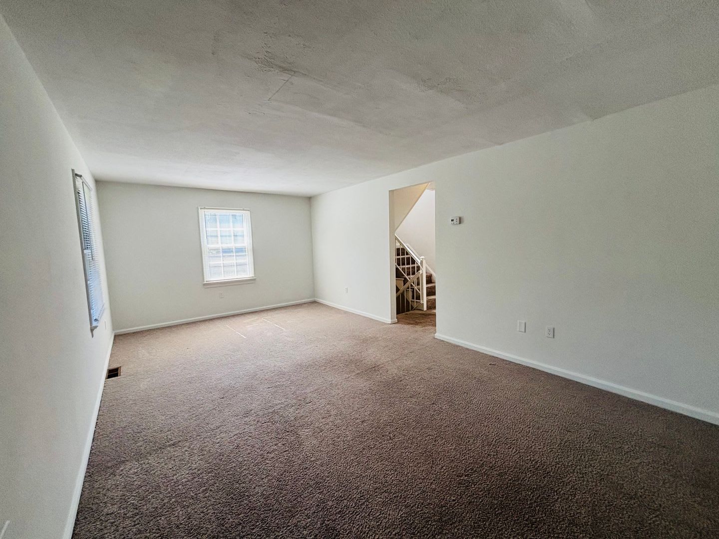 4 Bedroom 2 Bath Townhouse – photo 4
