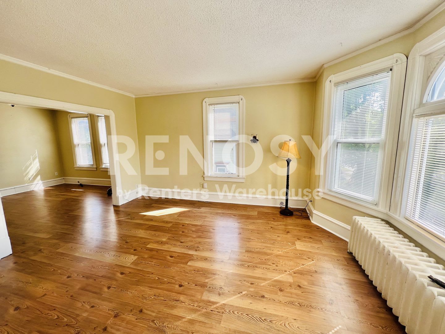 Spacious Upper-Level Duplex in the Heart of South Minneapolis. – photo 2