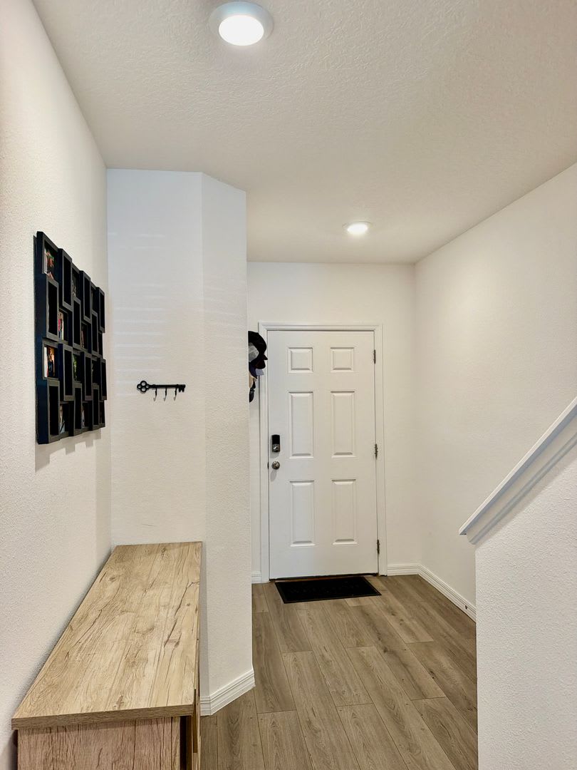 Beautiful 3-bedroom, 2.5-bath townhome Near Downtown – photo 3