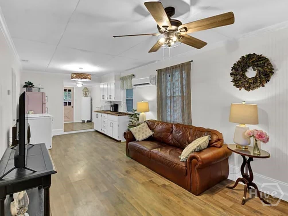 304 E Fourth Street – photo 5