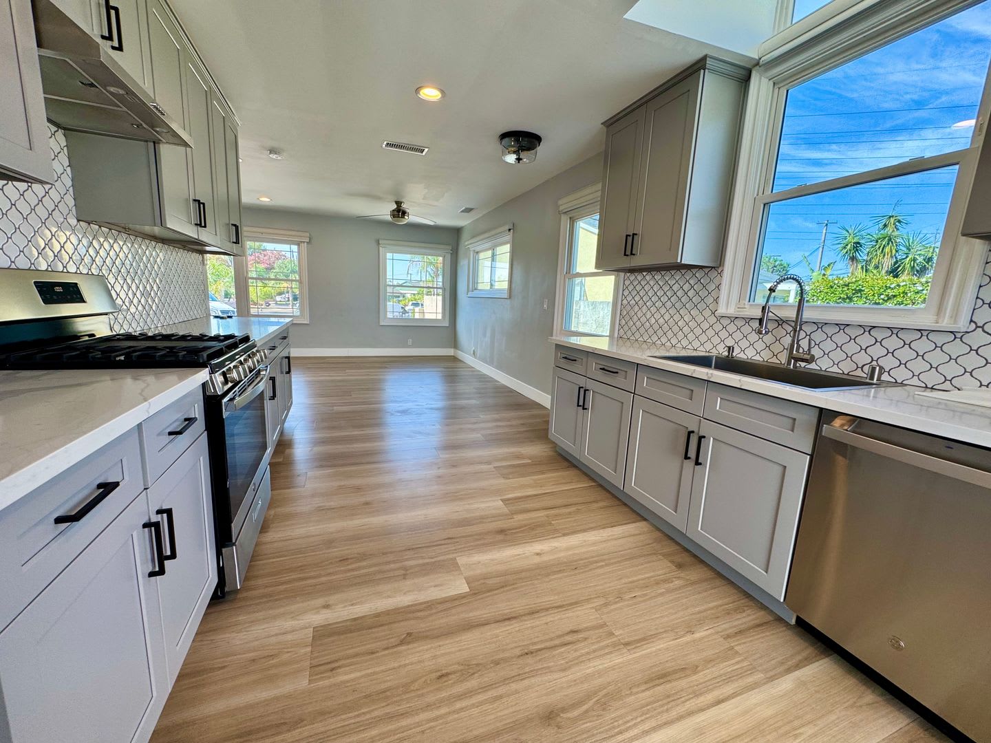 3 Bedroom 1.5 Bath on a quiet cul-de-sac in a highly sought-after Arleta neighborhood – photo 4